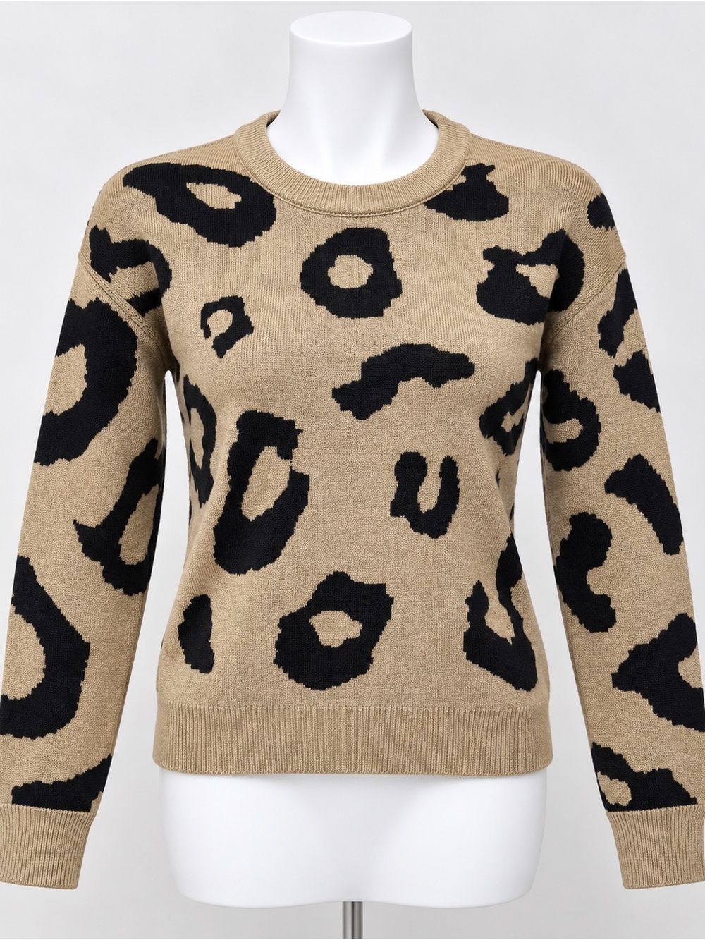 Women’s Leopard Print Knit Sweater Beige Black Size Medium Crewneck